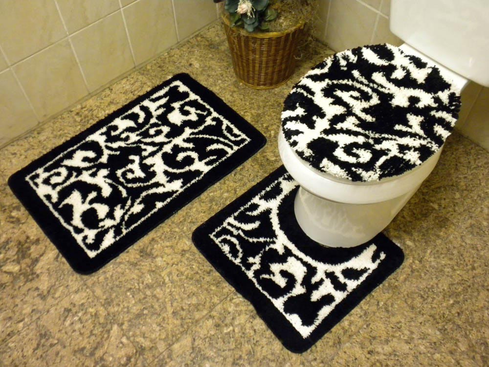 Black and White Bathroom Rug