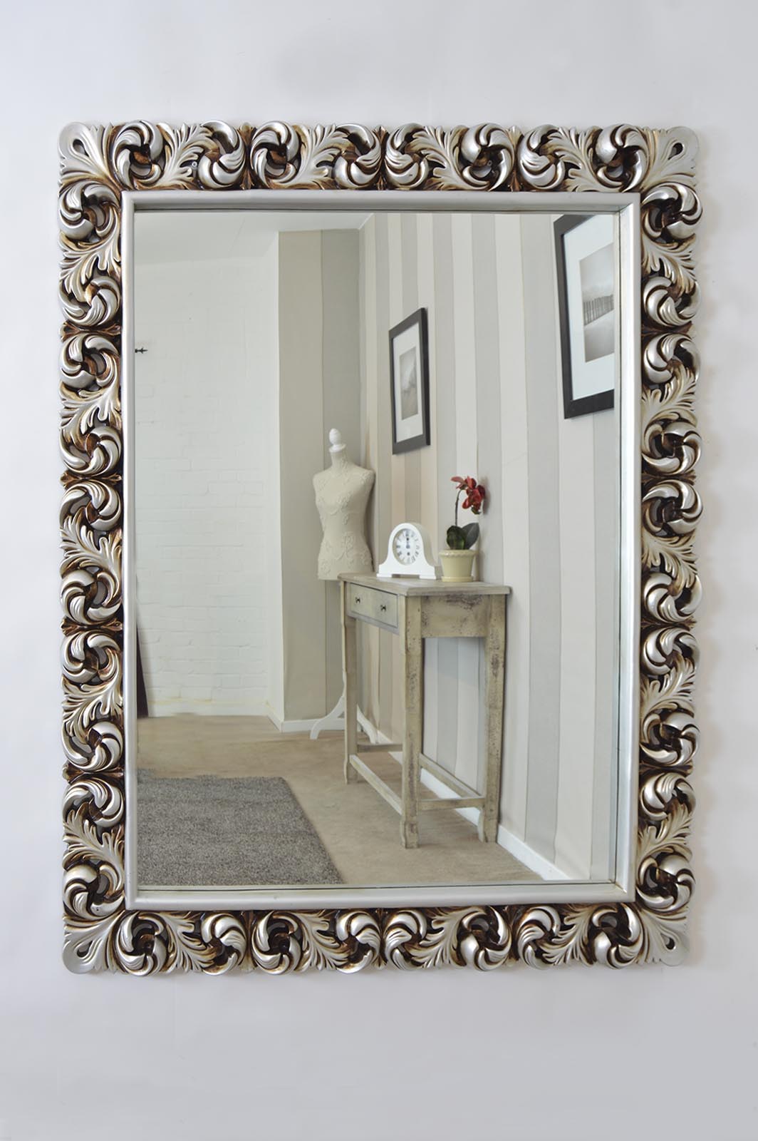 Antique Style Wall Mirrors